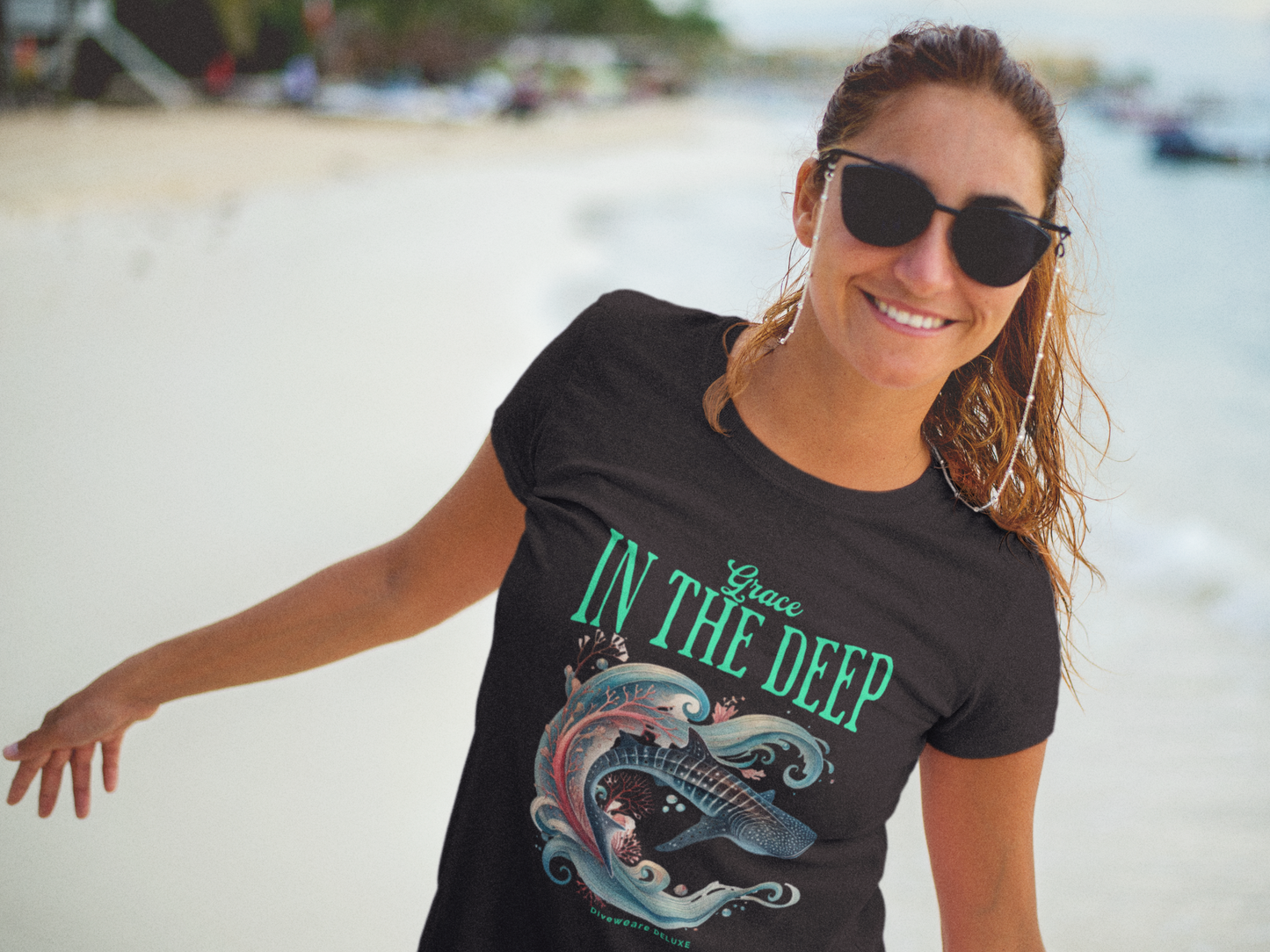 Grace in the Deep – Walhai Damen Shirt | Divewear Deluxe